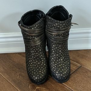 Girls Black Report Booties